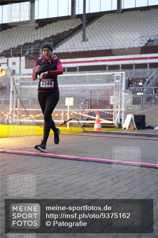 07.12.2025 - St. Pauli X-Mass-Run No. 15 Patografie http://msf.ph/oto/9375162 07.12.2025 10:00:32 Ziel 855, 1418, 1976, 2348 meine-sportfotos.de