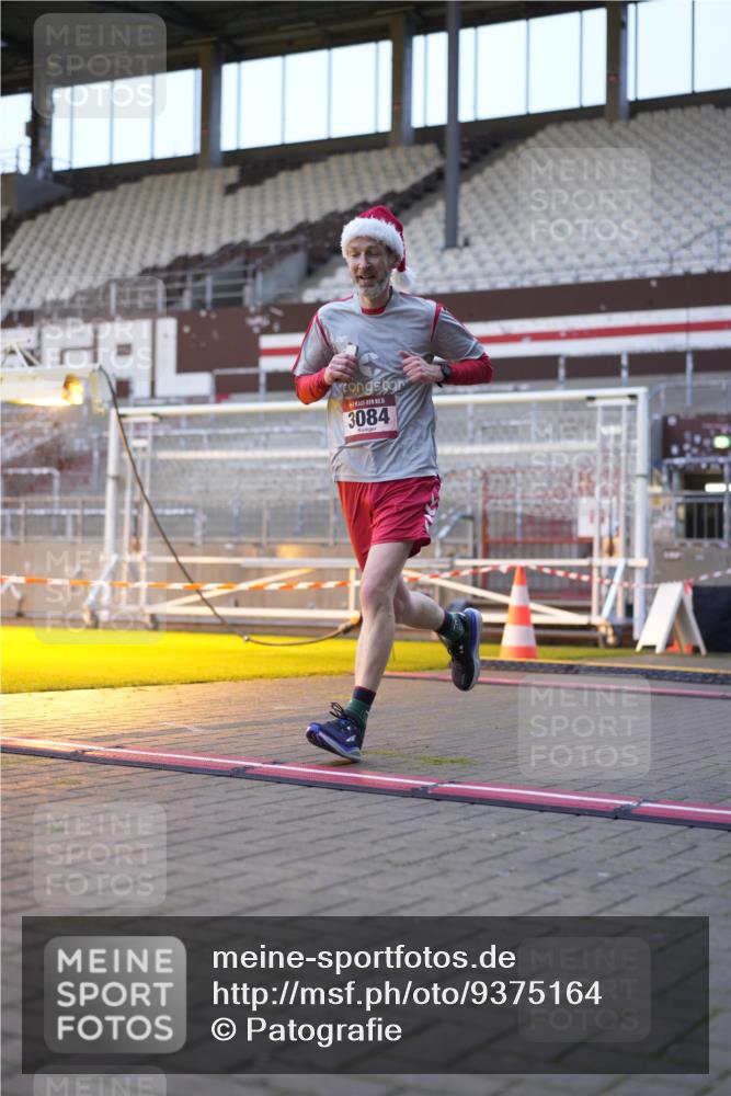 07.12.2025 - St. Pauli X-Mass-Run No. 15 Patografie http://msf.ph/oto/9375164 07.12.2025 10:00:38 Ziel 855, 1418, 1976, 2348, 3084 meine-sportfotos.de