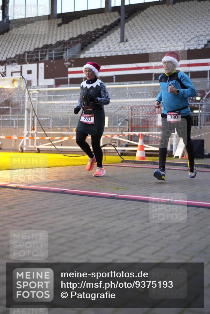 07.12.2025 - St. Pauli X-Mass-Run No. 15 Patografie http://msf.ph/oto/9375193 07.12.2025 10:01:11 Ziel 780, 783, 801, 1887, 1892, 2528 meine-sportfotos.de