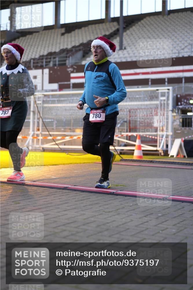 07.12.2025 - St. Pauli X-Mass-Run No. 15 Patografie http://msf.ph/oto/9375197 07.12.2025 10:01:11 Ziel 780, 783, 801, 1887, 1892, 2528 meine-sportfotos.de