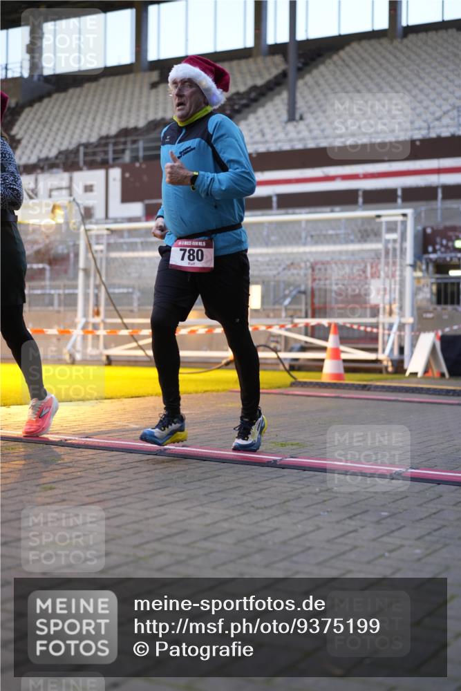 07.12.2025 - St. Pauli X-Mass-Run No. 15 Patografie http://msf.ph/oto/9375199 07.12.2025 10:01:12 Ziel 780, 783, 801, 1887, 1892, 2528 meine-sportfotos.de