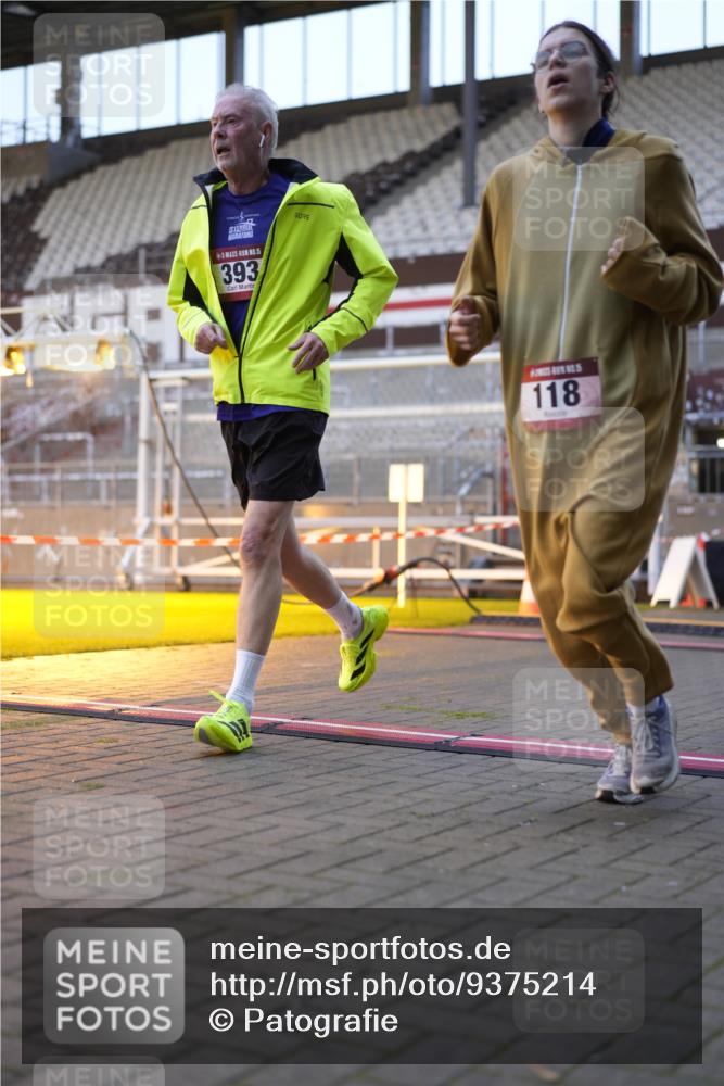 07.12.2025 - St. Pauli X-Mass-Run No. 15 Patografie http://msf.ph/oto/9375214 07.12.2025 10:01:23 Ziel 118, 393, 780, 783, 804, 1124, 1294, 1760, 2528, 3187, 3878 meine-sportfotos.de