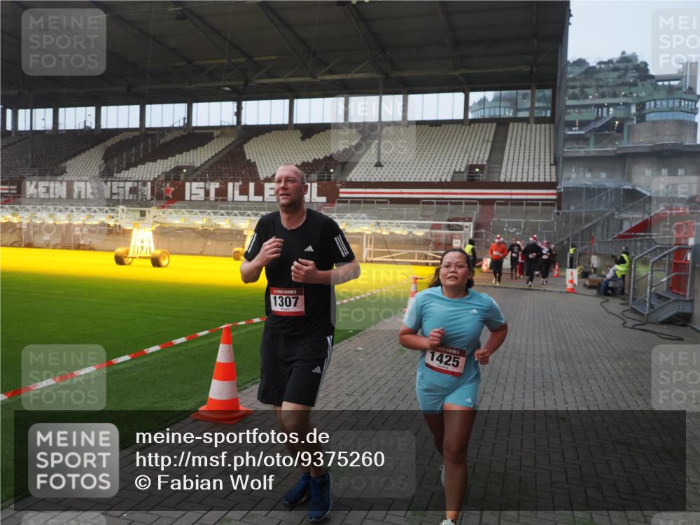 07.12.2025 - St. Pauli X-Mass-Run No. 15 Fabian Wolf http://msf.ph/oto/9375260 07.12.2025 10:03:50 Ziel 185, 213, 214, 399, 626, 628, 940, 1263, 1264, 1307, 1394, 1425, 1506, 2002, 2110, 2112, 2366, 2380, 3334, 3337, 3519, 3734, 4151, 4660, 4667, 4679, 4680 meine-sportfotos.de