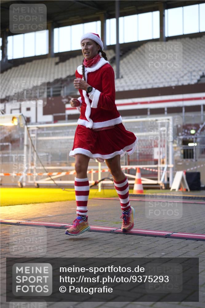 07.12.2025 - St. Pauli X-Mass-Run No. 15 Patografie http://msf.ph/oto/9375293 07.12.2025 10:02:18 Ziel 63, 304, 1828, 1829, 1934, 2604, 2923, 3944 meine-sportfotos.de