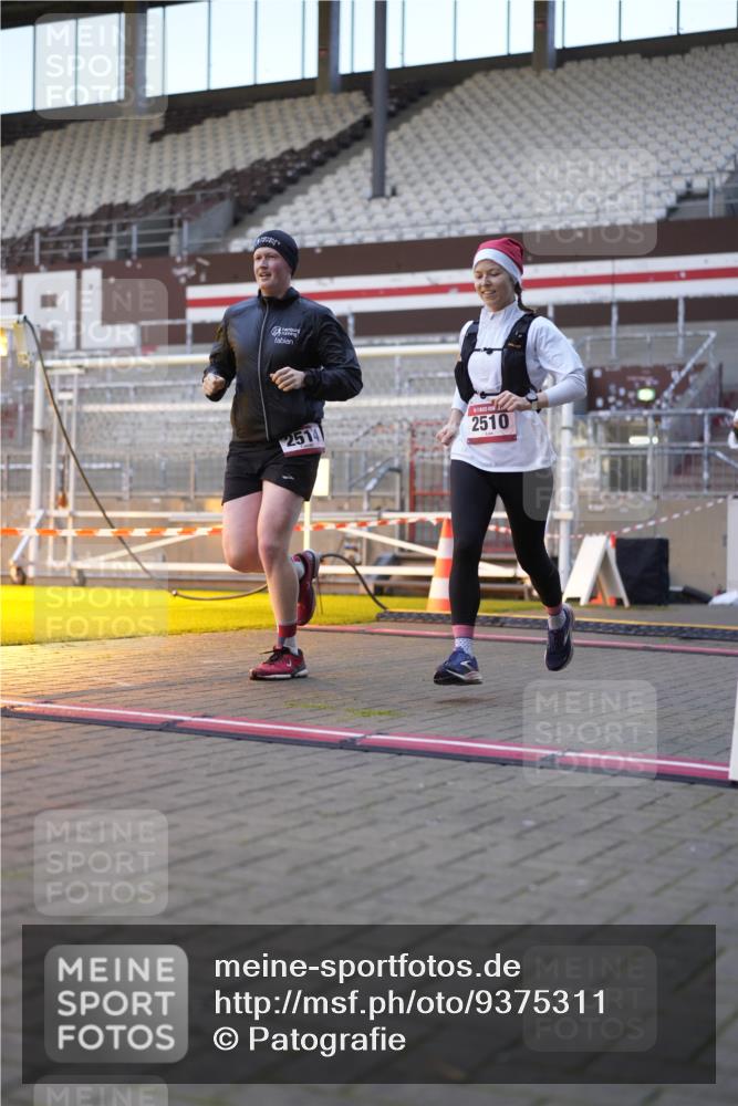 07.12.2025 - St. Pauli X-Mass-Run No. 15 Patografie http://msf.ph/oto/9375311 07.12.2025 10:02:30 Ziel 63, 304, 1105, 1828, 1829, 2510, 2514, 2604, 2908 meine-sportfotos.de