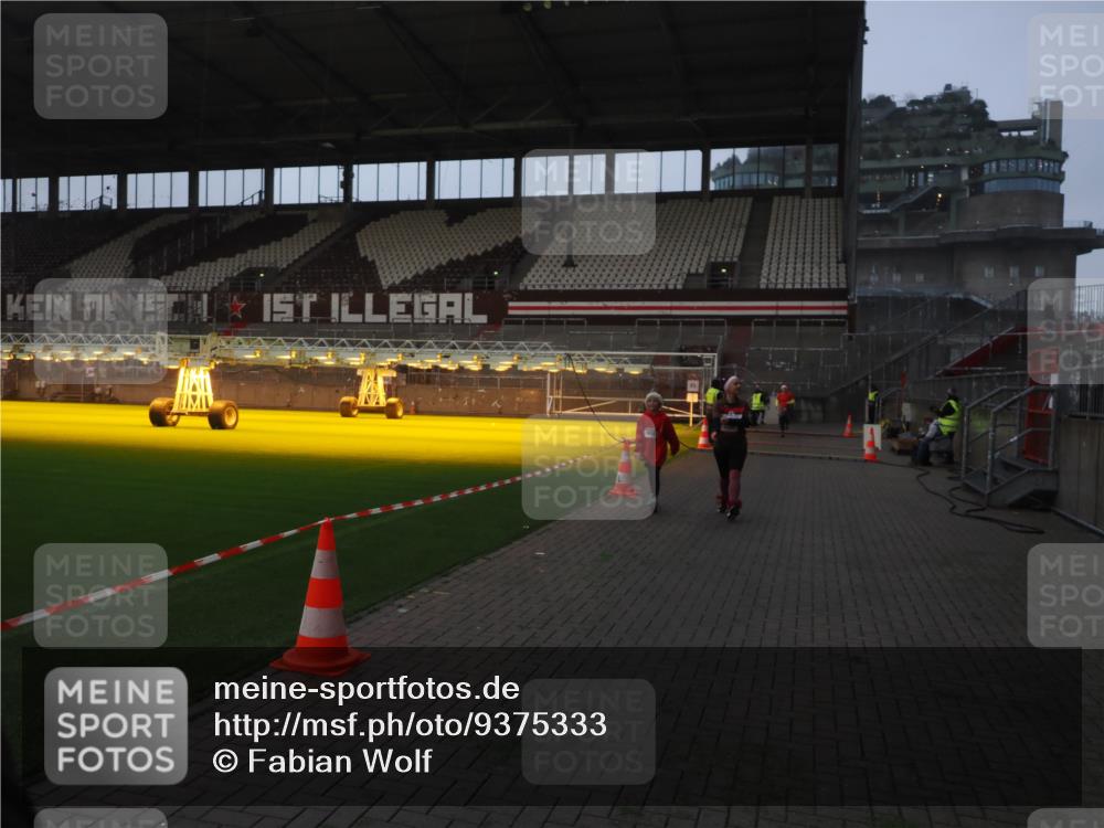 07.12.2025 - St. Pauli X-Mass-Run No. 15 Fabian Wolf http://msf.ph/oto/9375333 07.12.2025 10:04:03 Ziel 626, 628, 709, 1027, 1028, 1906, 2110, 2112, 3198, 3337, 3340, 3359, 3519, 4151 meine-sportfotos.de