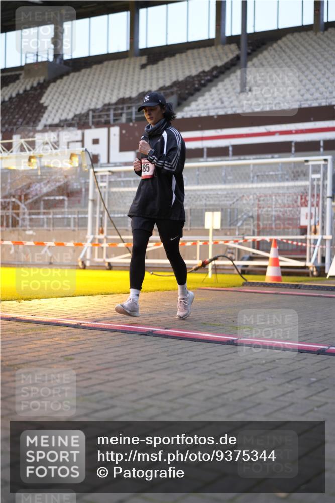 07.12.2025 - St. Pauli X-Mass-Run No. 15 Patografie http://msf.ph/oto/9375344 07.12.2025 10:02:48 Ziel 442, 443, 885, 918, 936, 943, 1314, 2780, 2781, 3284, 3417, 3518, 3892 meine-sportfotos.de