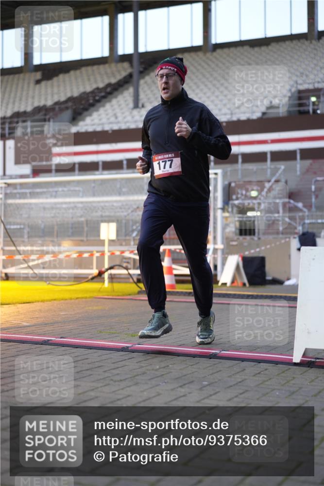 07.12.2025 - St. Pauli X-Mass-Run No. 15 Patografie http://msf.ph/oto/9375366 07.12.2025 10:02:58 Ziel 177, 442, 443, 885, 918, 936, 943, 956, 1118, 1314, 2505, 3284, 3417 meine-sportfotos.de