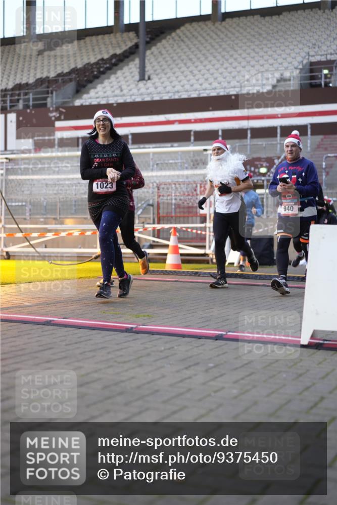 07.12.2025 - St. Pauli X-Mass-Run No. 15 Patografie http://msf.ph/oto/9375450 07.12.2025 10:03:29 Ziel 213, 214, 358, 940, 984, 1023, 1263, 1264, 1484, 1486, 1506, 1888, 2380, 2973, 2975, 3334, 4193, 4239, 4660, 4667, 4679, 4680 meine-sportfotos.de