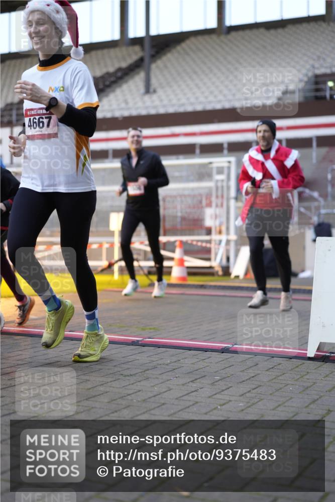 07.12.2025 - St. Pauli X-Mass-Run No. 15 Patografie http://msf.ph/oto/9375483 07.12.2025 10:03:31 Ziel 213, 214, 358, 940, 984, 1023, 1263, 1264, 1484, 1486, 1506, 1888, 2002, 2380, 3334, 4193, 4239, 4660, 4667, 4679, 4680 meine-sportfotos.de