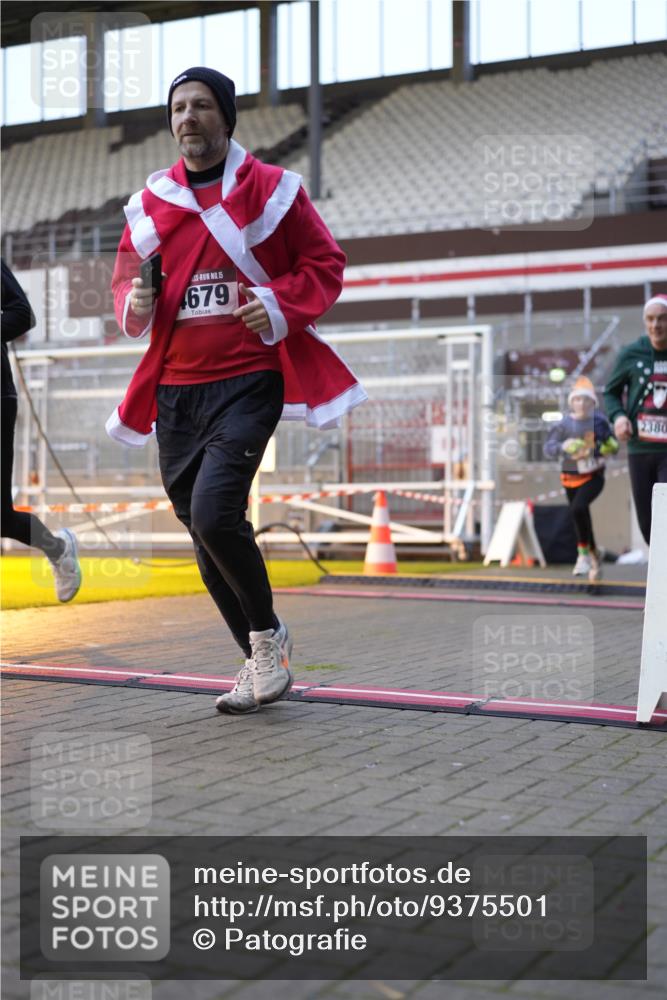 07.12.2025 - St. Pauli X-Mass-Run No. 15 Patografie http://msf.ph/oto/9375501 07.12.2025 10:03:32 Ziel 185, 213, 214, 358, 940, 984, 1023, 1263, 1264, 1484, 1486, 1506, 1888, 2002, 2366, 2380, 3334, 3734, 4193, 4239, 4660, 4667, 4679, 4680 meine-sportfotos.de