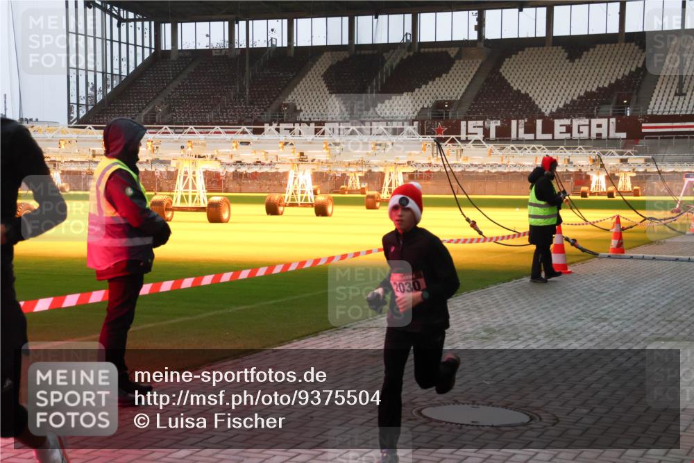 07.12.2025 - St. Pauli X-Mass-Run No. 15 Luisa Fischer http://msf.ph/oto/9375504 07.12.2025 09:51:40 Ziel 2030, 13, 615, 1258, 2030, 2135, 2224, 2646, 3110, 4273 meine-sportfotos.de