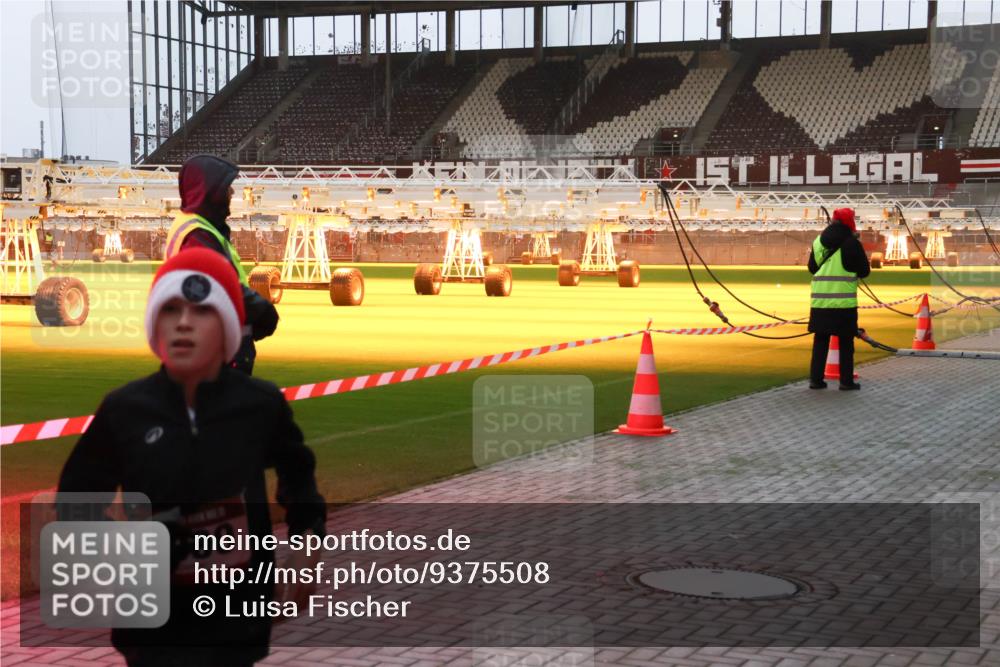 07.12.2025 - St. Pauli X-Mass-Run No. 15 Luisa Fischer http://msf.ph/oto/9375508 07.12.2025 09:51:41 Ziel 30, 13, 615, 1258, 1893, 2030, 2135, 2224, 2646, 3110, 4273 meine-sportfotos.de