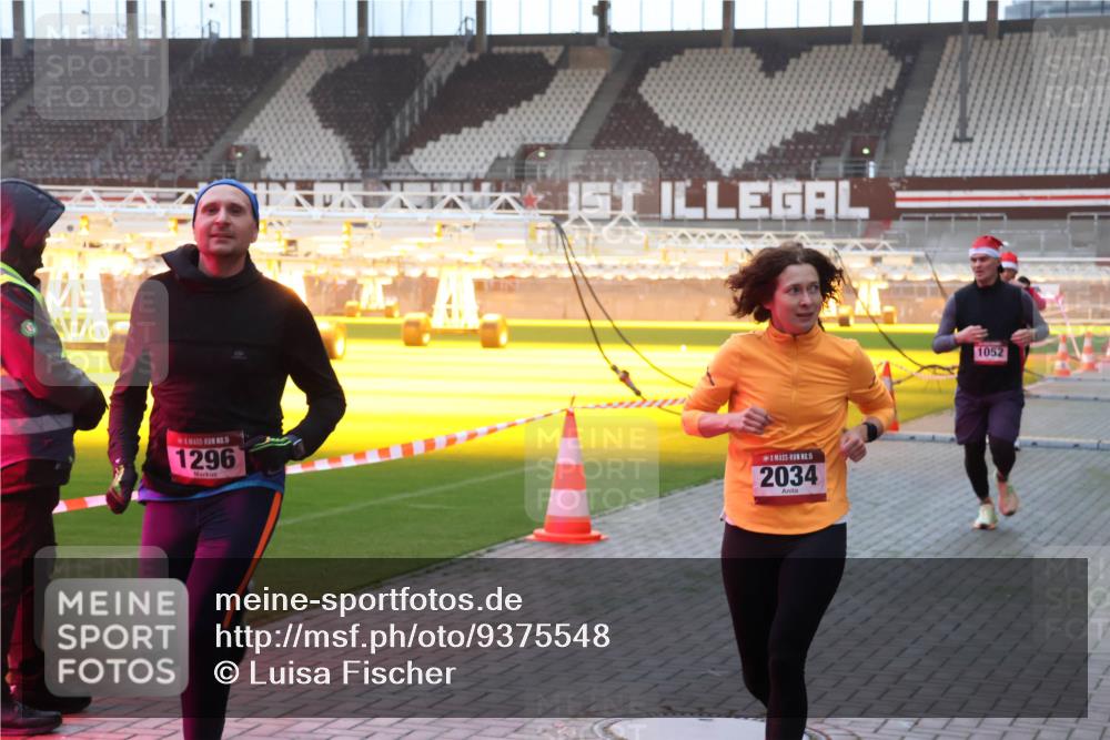 07.12.2025 - St. Pauli X-Mass-Run No. 15 Luisa Fischer http://msf.ph/oto/9375548 07.12.2025 09:52:51 Ziel 1296, 15, 2034, 1052, 154, 195, 1052, 1296, 2034 meine-sportfotos.de