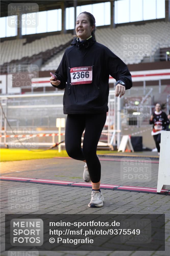 07.12.2025 - St. Pauli X-Mass-Run No. 15 Patografie http://msf.ph/oto/9375549 07.12.2025 10:03:37 Ziel 185, 213, 214, 358, 399, 940, 984, 1023, 1263, 1264, 1307, 1394, 1425, 1506, 1888, 2002, 2366, 2380, 3334, 3734, 4660, 4667, 4679, 4680 meine-sportfotos.de