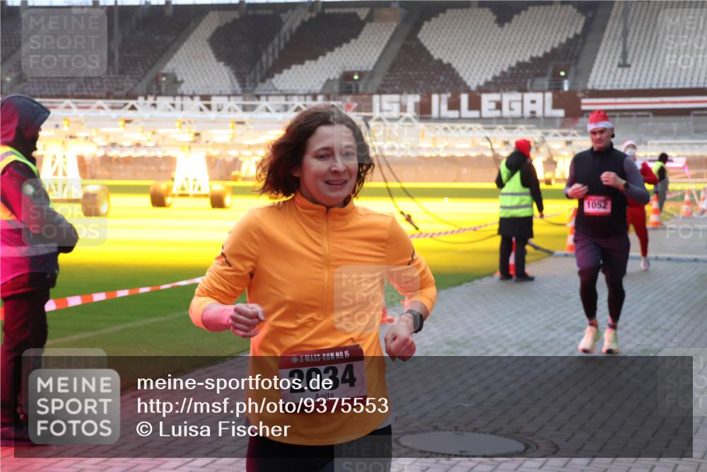 07.12.2025 - St. Pauli X-Mass-Run No. 15 Luisa Fischer http://msf.ph/oto/9375553 07.12.2025 09:52:53 Ziel 15, 2034, 1, 1052, 154, 195, 1052, 1296, 2034 meine-sportfotos.de