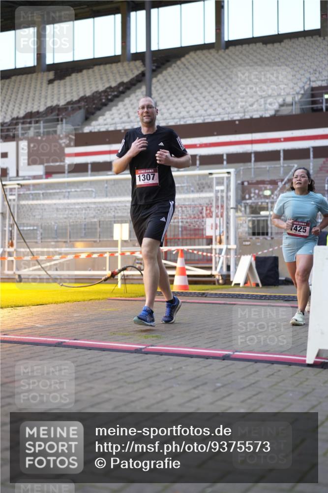 07.12.2025 - St. Pauli X-Mass-Run No. 15 Patografie http://msf.ph/oto/9375573 07.12.2025 10:03:40 Ziel 185, 213, 214, 358, 399, 940, 984, 1023, 1263, 1264, 1307, 1394, 1425, 1506, 1888, 2002, 2366, 2380, 3334, 3734, 4660, 4667, 4679, 4680 meine-sportfotos.de