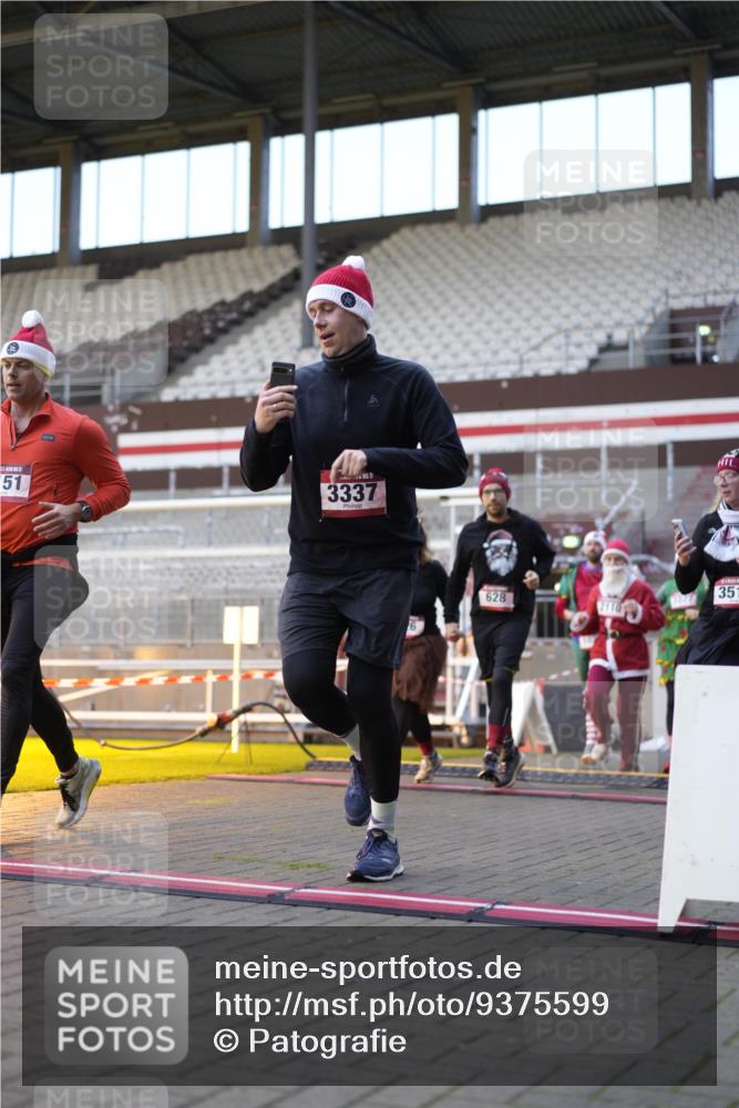 07.12.2025 - St. Pauli X-Mass-Run No. 15 Patografie http://msf.ph/oto/9375599 07.12.2025 10:03:48 Ziel 185, 213, 399, 626, 628, 1027, 1028, 1307, 1394, 1425, 2002, 2110, 2112, 2366, 2380, 3198, 3337, 3340, 3359, 3519, 3734, 4151 meine-sportfotos.de