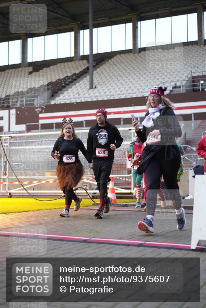 07.12.2025 - St. Pauli X-Mass-Run No. 15 Patografie http://msf.ph/oto/9375607 07.12.2025 10:03:49 Ziel 185, 213, 399, 626, 628, 709, 1027, 1028, 1307, 1394, 1425, 1906, 2002, 2110, 2112, 2366, 3198, 3337, 3340, 3359, 3519, 3734, 4151 meine-sportfotos.de