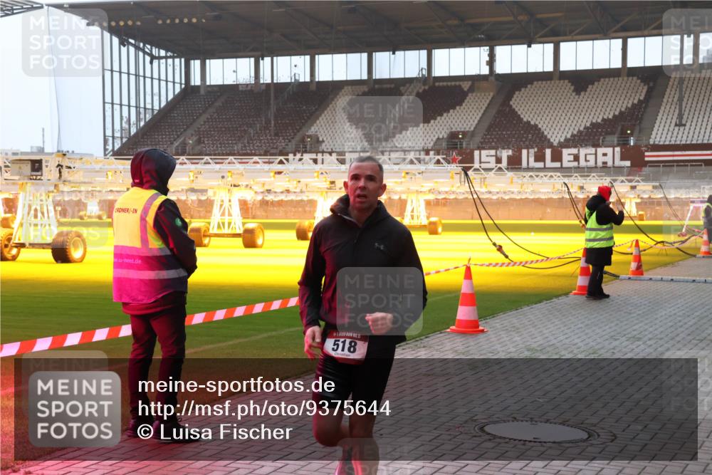 07.12.2025 - St. Pauli X-Mass-Run No. 15 Luisa Fischer http://msf.ph/oto/9375644 07.12.2025 09:53:27 Ziel 15, 518, 1, 518, 937, 1052, 1241, 1874, 3684 meine-sportfotos.de