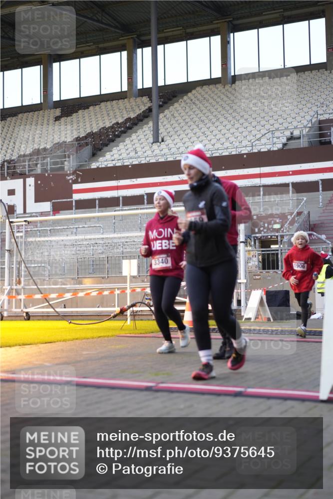 07.12.2025 - St. Pauli X-Mass-Run No. 15 Patografie http://msf.ph/oto/9375645 07.12.2025 10:03:52 Ziel 185, 399, 626, 628, 709, 1027, 1028, 1307, 1394, 1425, 1906, 2110, 2112, 2366, 3198, 3337, 3340, 3359, 3519, 3734, 4151 meine-sportfotos.de