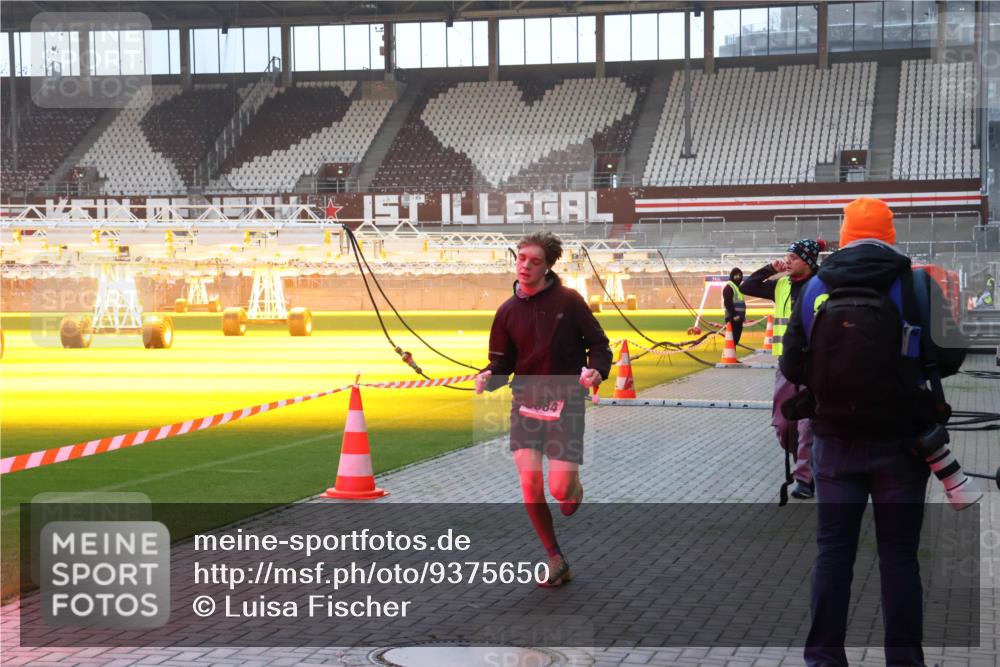 07.12.2025 - St. Pauli X-Mass-Run No. 15 Luisa Fischer http://msf.ph/oto/9375650 07.12.2025 09:53:33 Ziel 518, 937, 1241, 1874, 3684 meine-sportfotos.de