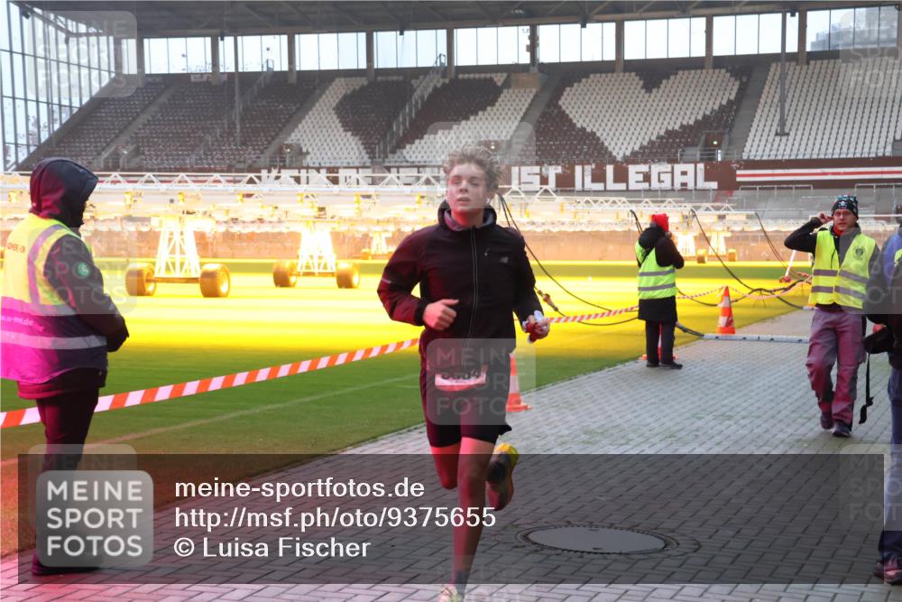 07.12.2025 - St. Pauli X-Mass-Run No. 15 Luisa Fischer http://msf.ph/oto/9375655 07.12.2025 09:53:34 Ziel 518, 937, 1241, 1874, 3684 meine-sportfotos.de