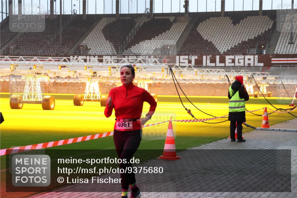 07.12.2025 - St. Pauli X-Mass-Run No. 15 Luisa Fischer http://msf.ph/oto/9375680 07.12.2025 09:54:05 Ziel 4061, 96, 115, 1598, 3684, 4050, 4061, 4062 meine-sportfotos.de