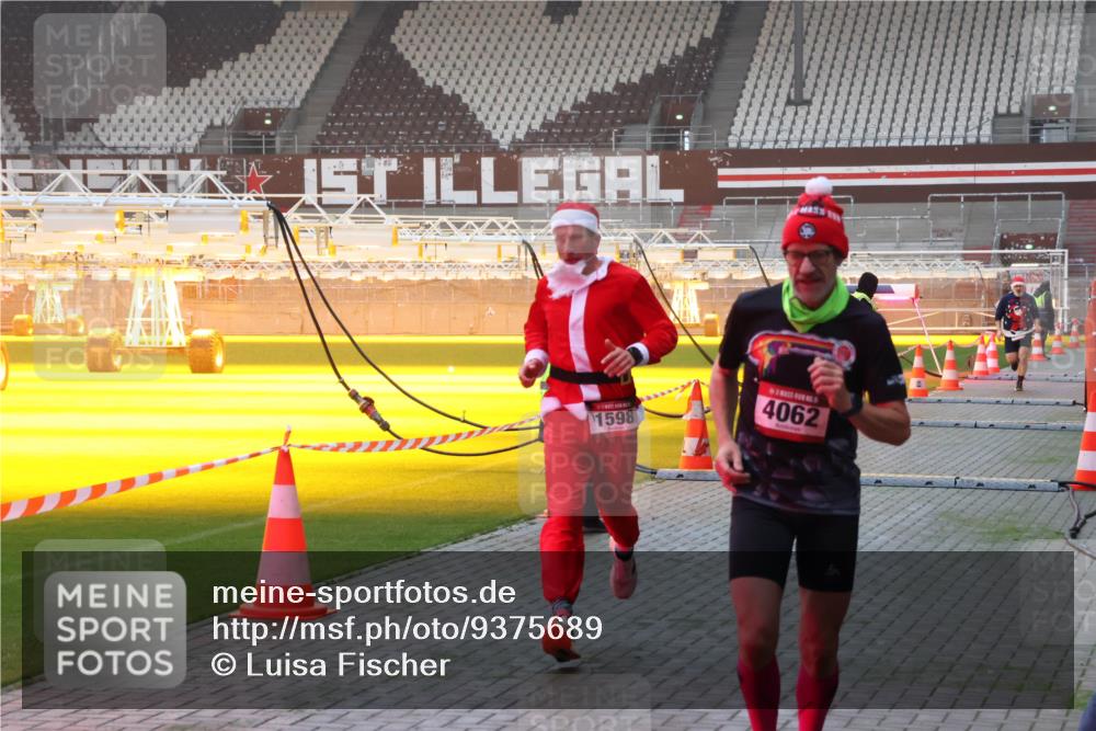 07.12.2025 - St. Pauli X-Mass-Run No. 15 Luisa Fischer http://msf.ph/oto/9375689 07.12.2025 09:54:08 Ziel 1598, 4062, 96, 115, 1598, 2651, 3684, 4050, 4061, 4062 meine-sportfotos.de