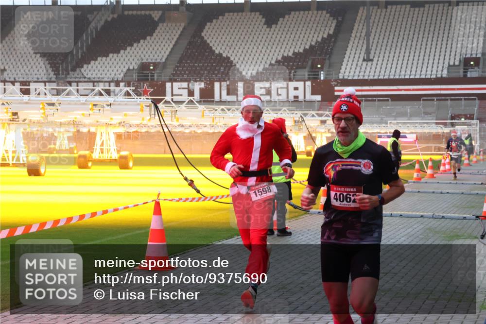 07.12.2025 - St. Pauli X-Mass-Run No. 15 Luisa Fischer http://msf.ph/oto/9375690 07.12.2025 09:54:08 Ziel 1598, 15, 4062, 96, 115, 1598, 2651, 3684, 4050, 4061, 4062 meine-sportfotos.de
