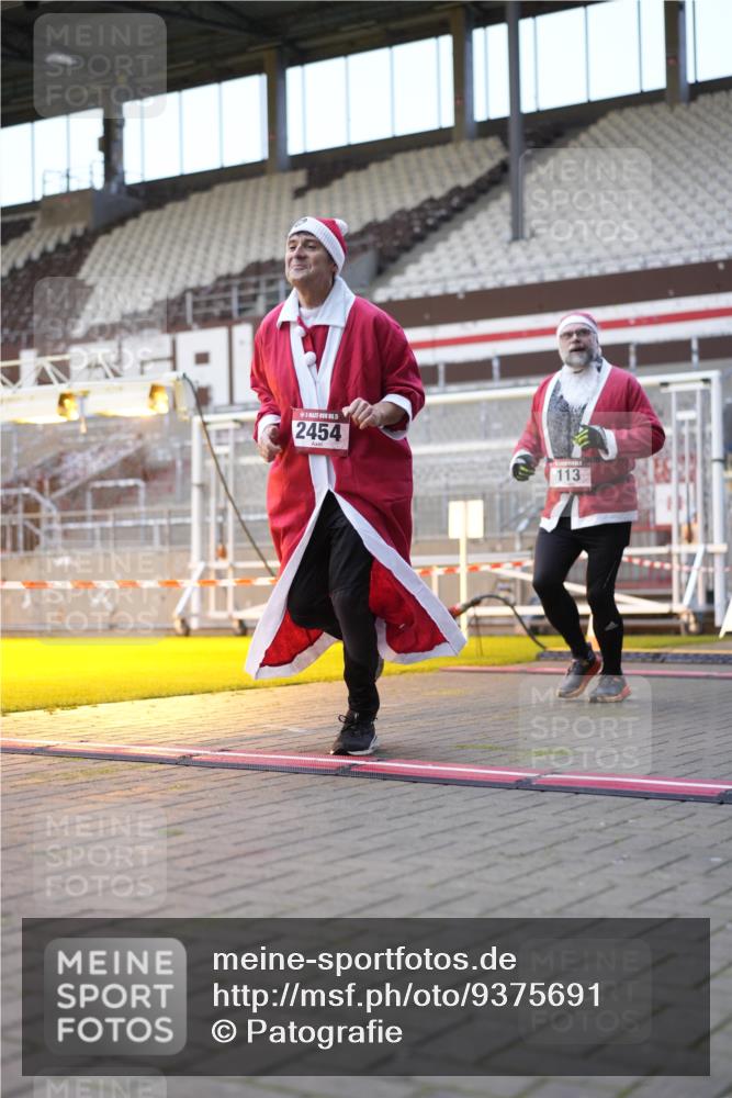 07.12.2025 - St. Pauli X-Mass-Run No. 15 Patografie http://msf.ph/oto/9375691 07.12.2025 10:04:11 Ziel 113, 1291, 1302, 1712, 1738, 2454, 3188 meine-sportfotos.de