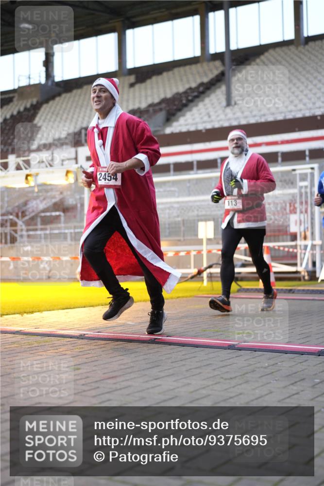 07.12.2025 - St. Pauli X-Mass-Run No. 15 Patografie http://msf.ph/oto/9375695 07.12.2025 10:04:11 Ziel 113, 1291, 1302, 1712, 1738, 2454, 3188 meine-sportfotos.de