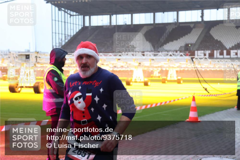 07.12.2025 - St. Pauli X-Mass-Run No. 15 Luisa Fischer http://msf.ph/oto/9375718 07.12.2025 09:54:21 Ziel 2651, 1, 96, 115, 1598, 2651, 2900, 3338, 4050, 4061, 4062 meine-sportfotos.de