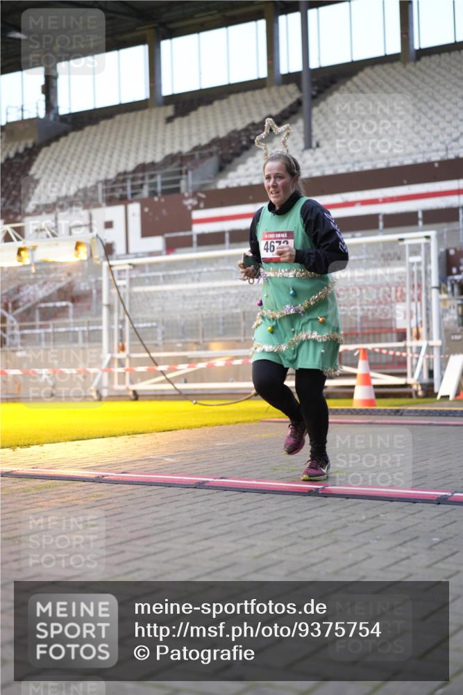 07.12.2025 - St. Pauli X-Mass-Run No. 15 Patografie http://msf.ph/oto/9375754 07.12.2025 10:04:19 Ziel 113, 1291, 1302, 1522, 1712, 1738, 1871, 2454, 3188, 4673 meine-sportfotos.de