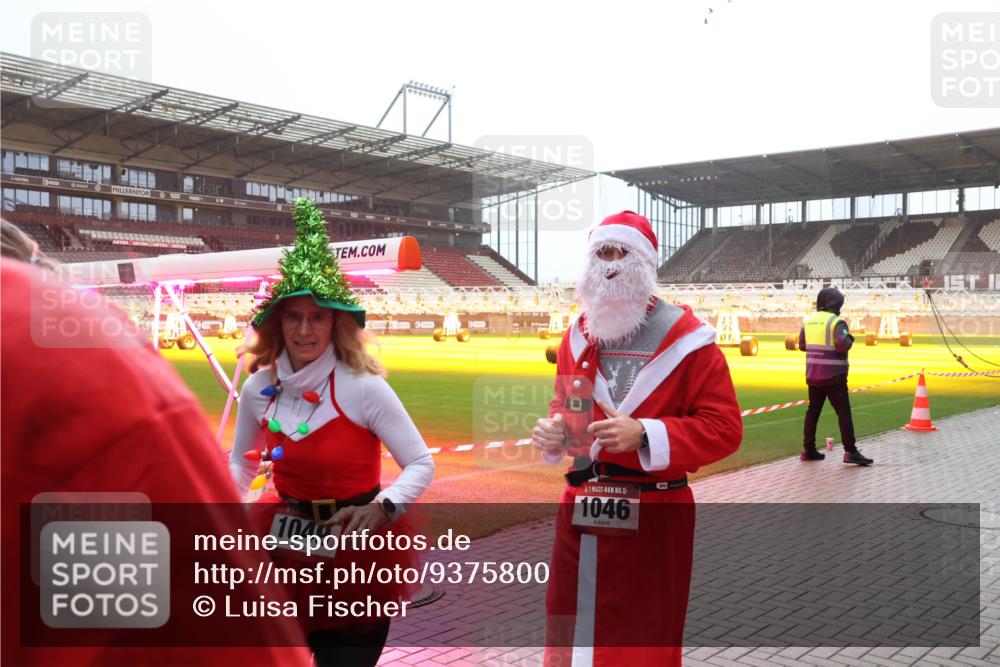 07.12.2025 - St. Pauli X-Mass-Run No. 15 Luisa Fischer http://msf.ph/oto/9375800 07.12.2025 11:06:09 Ziel 1049, 15, 1046, 92, 199, 298, 300, 434, 659, 693, 831, 924, 925, 927, 929, 932, 944, 973, 1024, 1025, 1046, 1049, 1092, 1196, 1208, 1311, 1428, 1432, 1492, 1600, 1608, 1648, 1840, 1841, 2006, 2243, 2254, 2884, 3272, 3278 meine-sportfotos.de