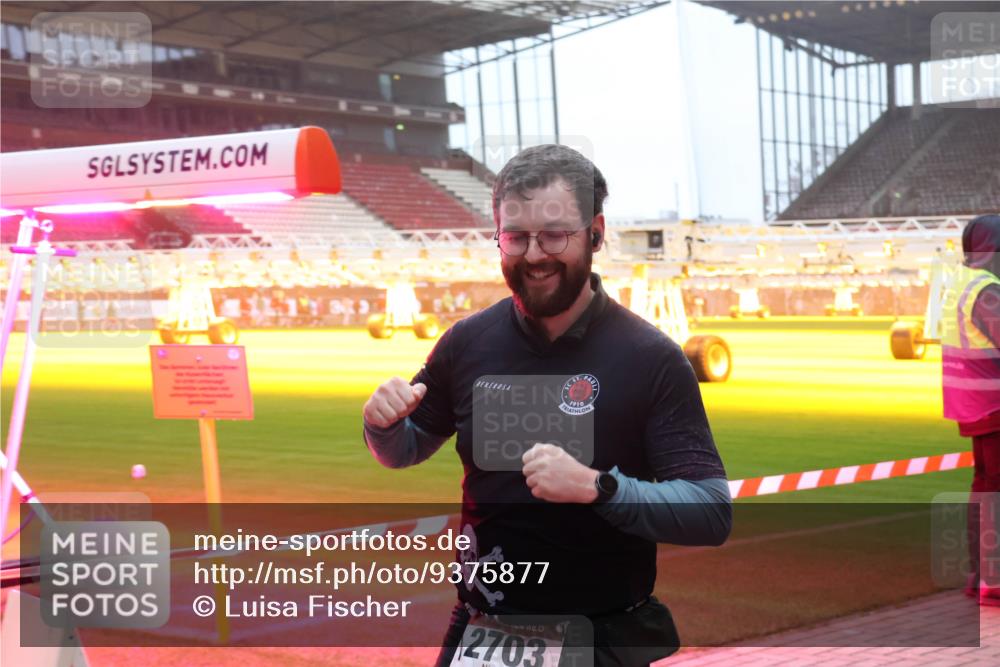 07.12.2025 - St. Pauli X-Mass-Run No. 15 Luisa Fischer http://msf.ph/oto/9375877 07.12.2025 09:55:08 Ziel 1910, 2703, 1375, 1649, 1655, 1722, 2036, 2133, 2209, 2703, 2900, 3310, 3338, 4088 meine-sportfotos.de