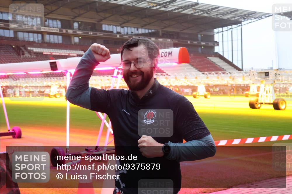 07.12.2025 - St. Pauli X-Mass-Run No. 15 Luisa Fischer http://msf.ph/oto/9375879 07.12.2025 09:55:08 Ziel 1375, 1649, 1655, 1722, 2036, 2133, 2209, 2703, 2900, 3310, 3338, 4088 meine-sportfotos.de
