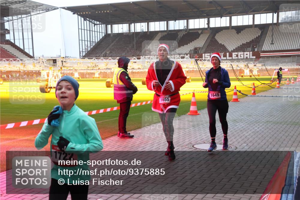 07.12.2025 - St. Pauli X-Mass-Run No. 15 Luisa Fischer http://msf.ph/oto/9375885 07.12.2025 09:55:09 Ziel 1722, 1655, 1649, 1375, 1649, 1655, 1722, 2036, 2133, 2209, 2703, 3310, 4088 meine-sportfotos.de