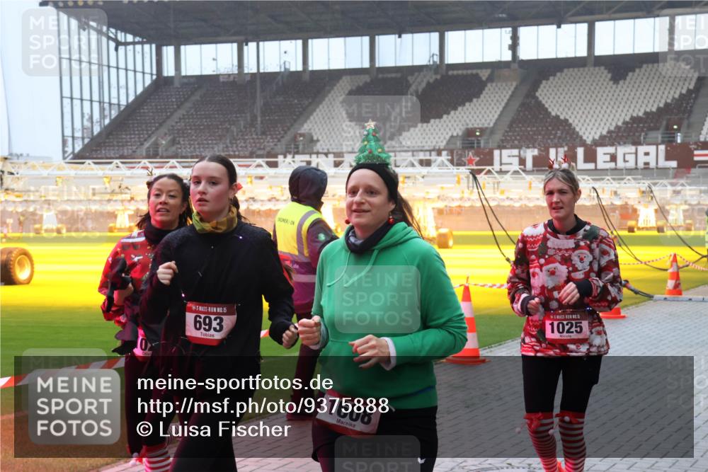 07.12.2025 - St. Pauli X-Mass-Run No. 15 Luisa Fischer http://msf.ph/oto/9375888 07.12.2025 11:06:25 Ziel 15, 693, 1608, 15, 1025, 92, 199, 204, 298, 300, 402, 403, 414, 474, 486, 556, 659, 693, 831, 854, 858, 878, 920, 924, 925, 927, 929, 932, 944, 973, 1024, 1025, 1046, 1049, 1092, 1196, 1208, 1223, 1229, 1287, 1403, 1428, 1429, 1430, 1432, 1608, 1648, 1840, 1841, 2006, 2243, 2245, 2254, 2884, 3272, 3278, 4579, 4581, 4583, 4585, 4587 meine-sportfotos.de