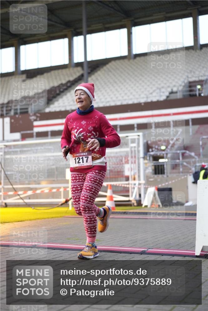 07.12.2025 - St. Pauli X-Mass-Run No. 15 Patografie http://msf.ph/oto/9375889 07.12.2025 10:04:44 Ziel 713, 1217, 2569, 2570, 3894, 4080, 4553, 4557 meine-sportfotos.de