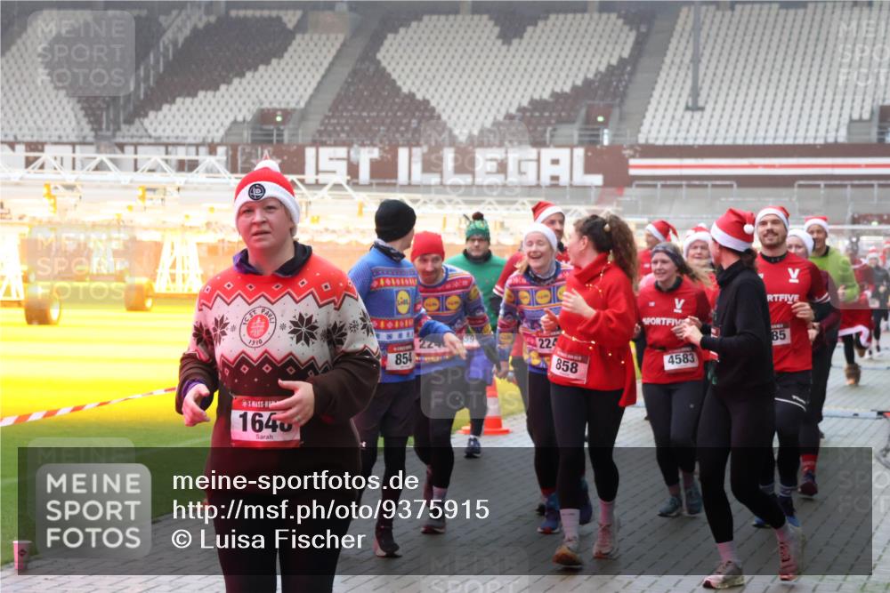 07.12.2025 - St. Pauli X-Mass-Run No. 15 Luisa Fischer http://msf.ph/oto/9375915 07.12.2025 11:06:35 Ziel 1919, 1640, 224, 854, 858, 4583, 85, 92, 204, 298, 300, 402, 403, 414, 474, 486, 556, 659, 693, 854, 858, 878, 920, 924, 925, 927, 929, 932, 944, 973, 1024, 1025, 1092, 1196, 1208, 1223, 1229, 1287, 1403, 1428, 1429, 1430, 1432, 1440, 1442, 1608, 1648, 2243, 2245, 2254, 3272, 3278, 4579, 4581, 4583, 4585, 4587 meine-sportfotos.de