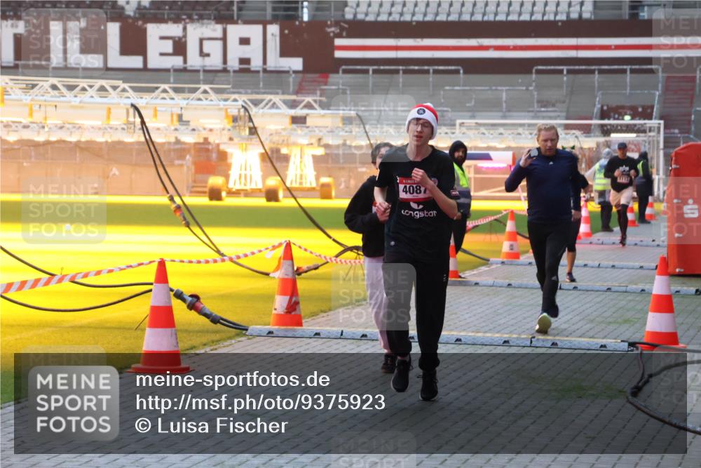 07.12.2025 - St. Pauli X-Mass-Run No. 15 Luisa Fischer http://msf.ph/oto/9375923 07.12.2025 09:55:26 Ziel 4087, 1101, 1113, 1649, 1655, 1722, 2209, 2703, 4087, 4088 meine-sportfotos.de
