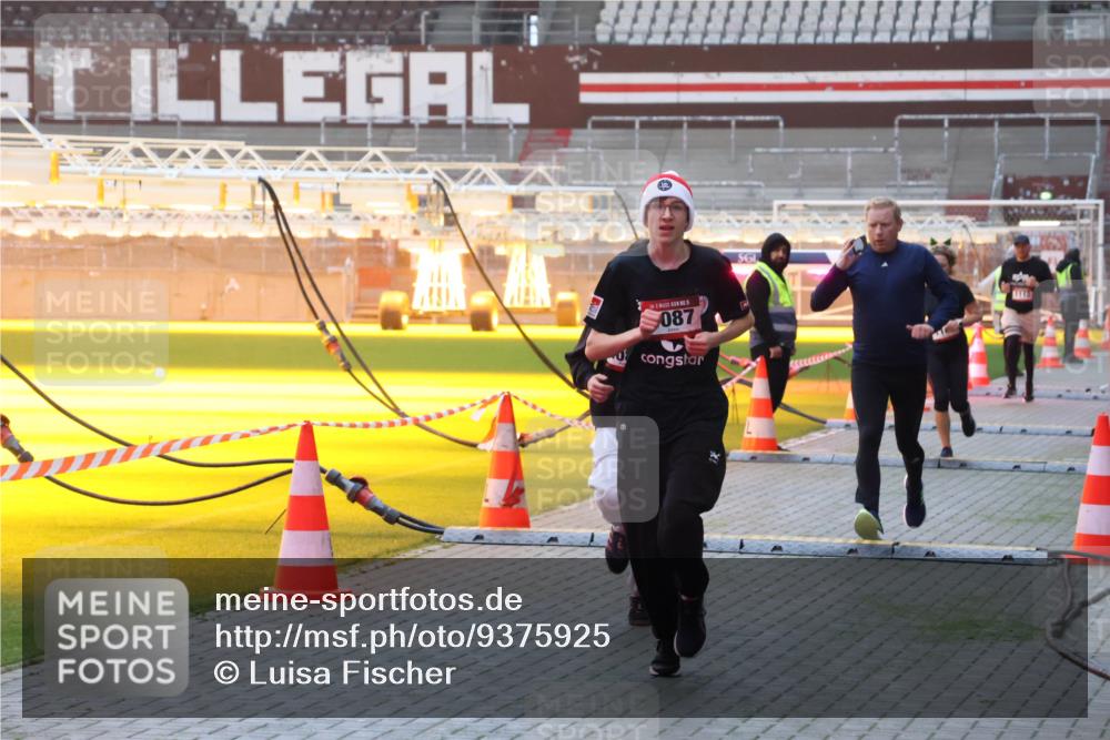 07.12.2025 - St. Pauli X-Mass-Run No. 15 Luisa Fischer http://msf.ph/oto/9375925 07.12.2025 09:55:26 Ziel 087, 1101, 1113, 1649, 1655, 1722, 2209, 2703, 4087, 4088 meine-sportfotos.de