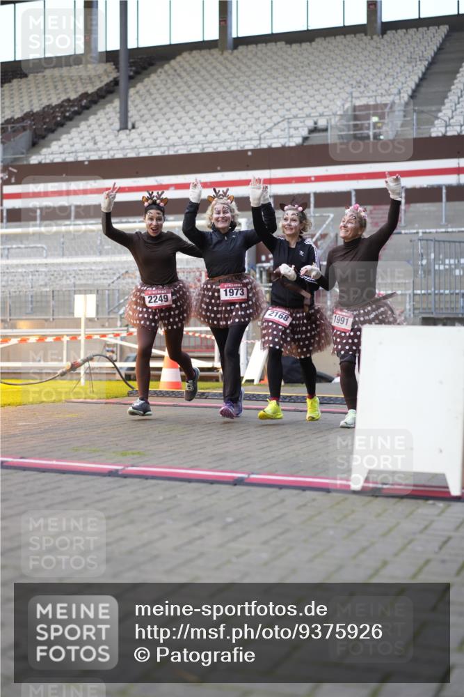 07.12.2025 - St. Pauli X-Mass-Run No. 15 Patografie http://msf.ph/oto/9375926 07.12.2025 10:04:51 Ziel 1217, 1973, 1991, 2168, 2249, 4080, 4553, 4557 meine-sportfotos.de