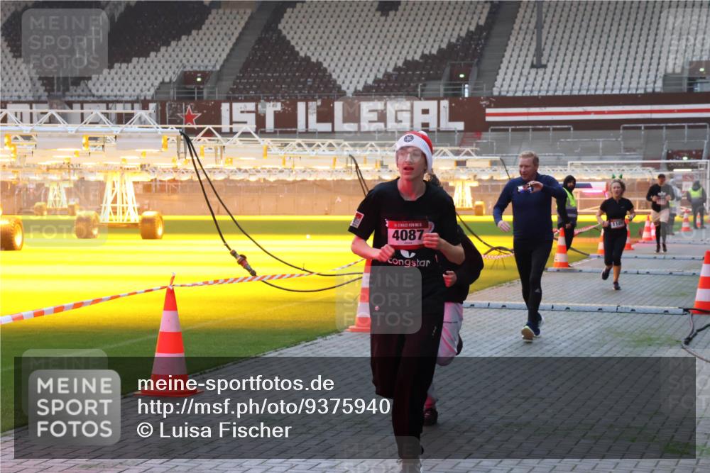 07.12.2025 - St. Pauli X-Mass-Run No. 15 Luisa Fischer http://msf.ph/oto/9375940 07.12.2025 09:55:28 Ziel 5, 4087, 110, 1101, 1113, 1649, 1655, 1722, 2703, 4087, 4088 meine-sportfotos.de