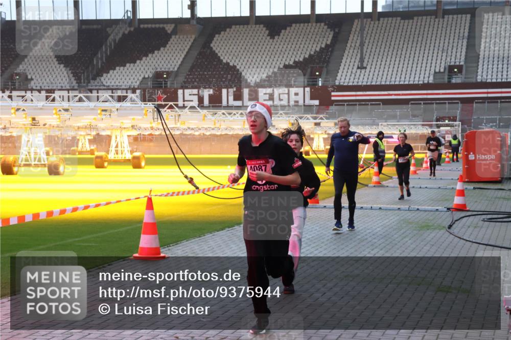 07.12.2025 - St. Pauli X-Mass-Run No. 15 Luisa Fischer http://msf.ph/oto/9375944 07.12.2025 09:55:28 Ziel 4087, 110, 1101, 1113, 1649, 1655, 1722, 2703, 4087, 4088 meine-sportfotos.de
