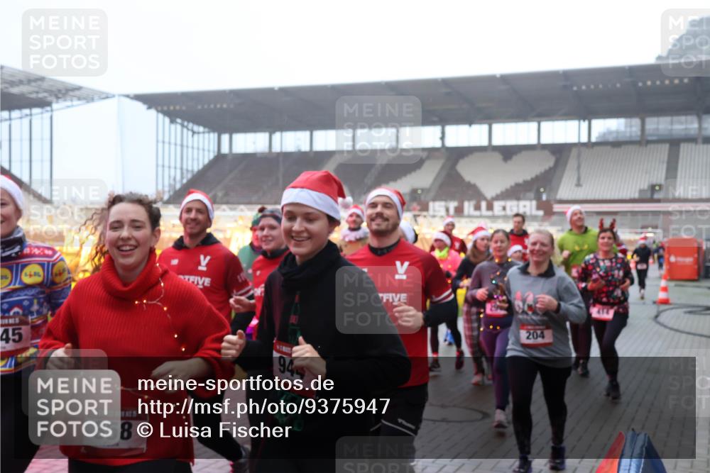 07.12.2025 - St. Pauli X-Mass-Run No. 15 Luisa Fischer http://msf.ph/oto/9375947 07.12.2025 11:06:39 Ziel 45, 858, 944, 204, 414, 92, 204, 298, 300, 402, 403, 414, 474, 486, 556, 659, 693, 854, 858, 878, 920, 924, 925, 927, 929, 932, 944, 973, 1024, 1025, 1092, 1196, 1208, 1223, 1229, 1287, 1403, 1428, 1429, 1430, 1432, 1440, 1442, 1556, 1564, 1608, 1648, 2243, 2245, 2254, 3272, 3278, 4579, 4581, 4583, 4585, 4587 meine-sportfotos.de