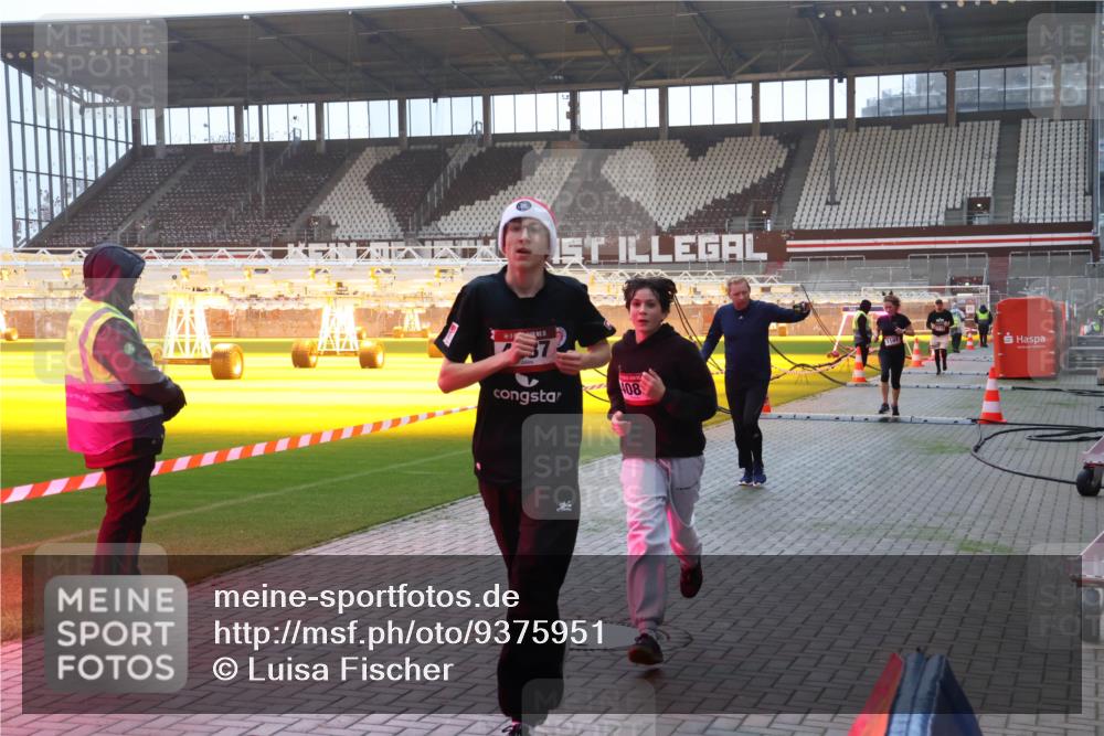 07.12.2025 - St. Pauli X-Mass-Run No. 15 Luisa Fischer http://msf.ph/oto/9375951 07.12.2025 09:55:29 Ziel 408, 1101, 1113, 1649, 1655, 1722, 2703, 4087, 4088 meine-sportfotos.de