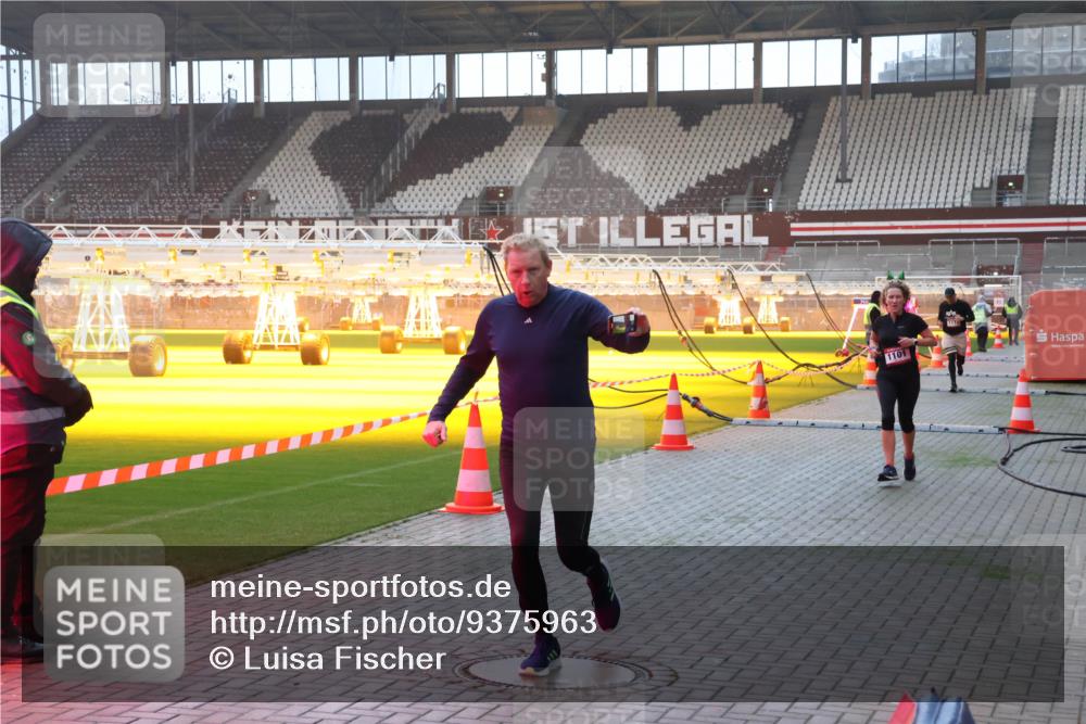 07.12.2025 - St. Pauli X-Mass-Run No. 15 Luisa Fischer http://msf.ph/oto/9375963 07.12.2025 09:55:31 Ziel 1101, 1101, 1113, 1649, 1655, 1722, 2703, 4087, 4088 meine-sportfotos.de