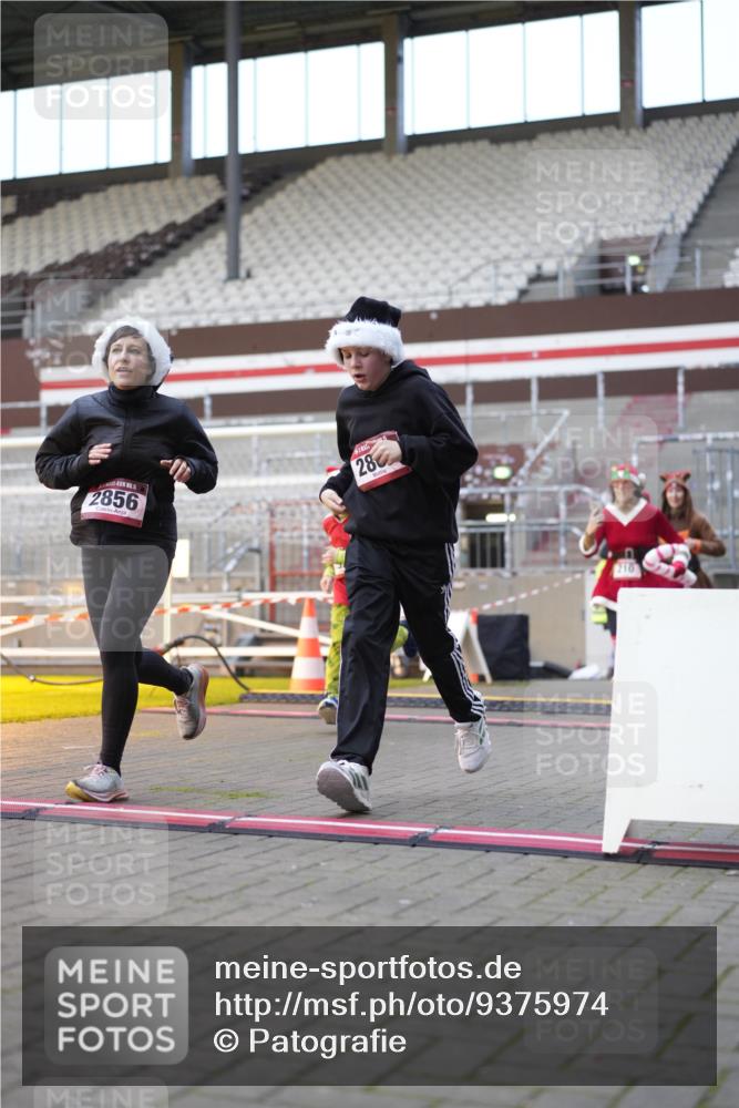 07.12.2025 - St. Pauli X-Mass-Run No. 15 Patografie http://msf.ph/oto/9375974 07.12.2025 10:04:57 Ziel 202, 210, 292, 699, 1217, 1973, 1991, 2168, 2249, 2856, 2866, 3307, 3311 meine-sportfotos.de